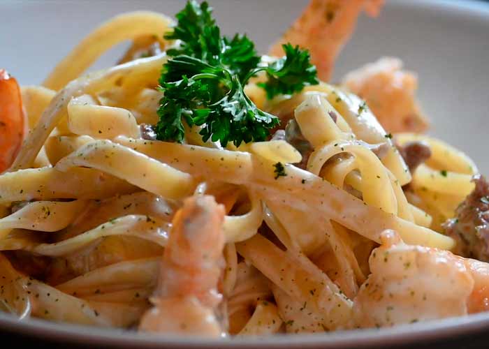 Pasta Mar y Tierra Santoro Grill